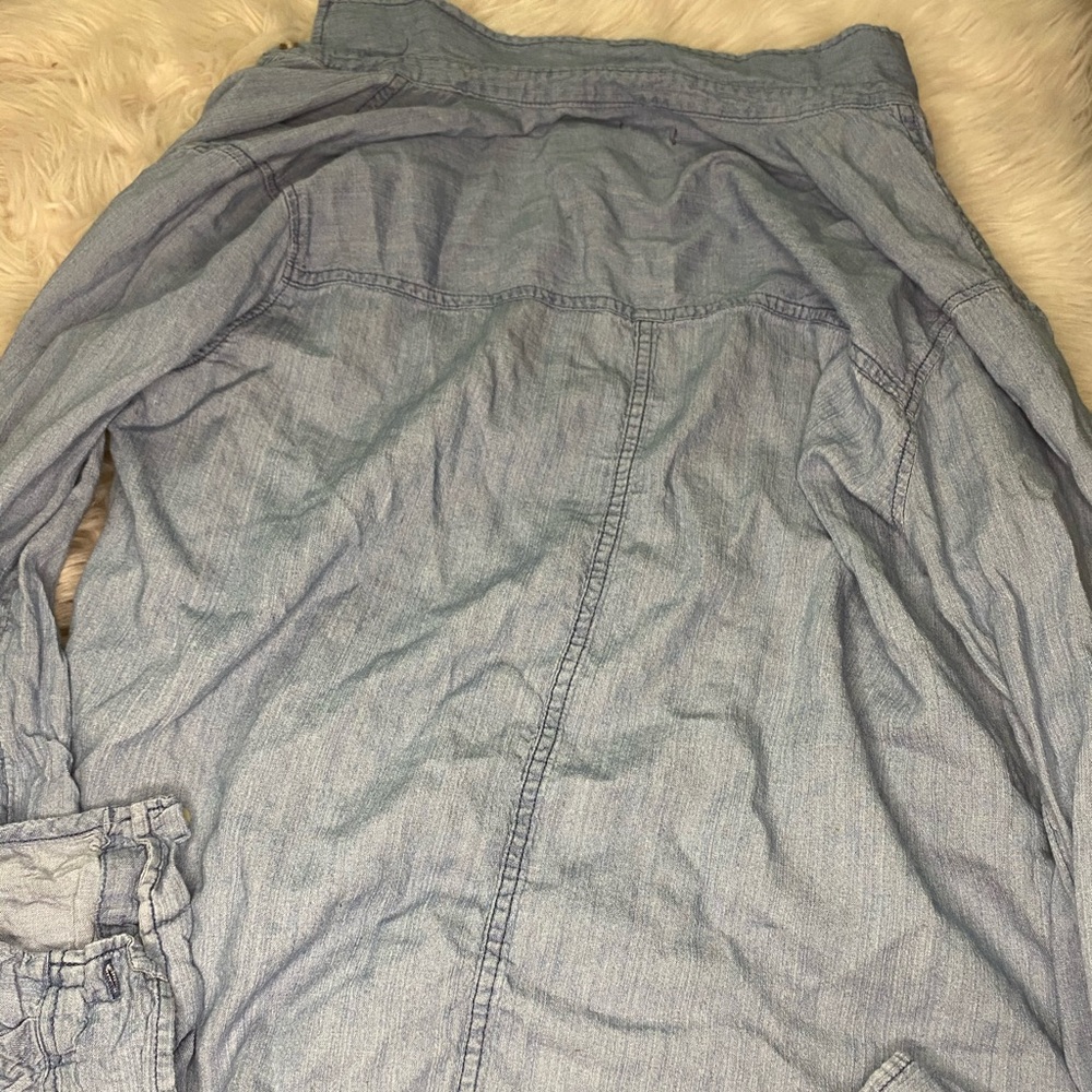 Button up - Picture 2 of 2